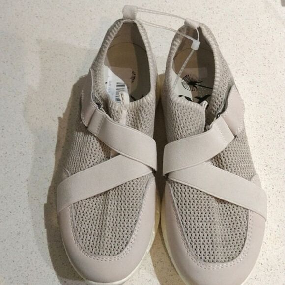 OTBT Vickie Sneakers - Picture 6 of 9